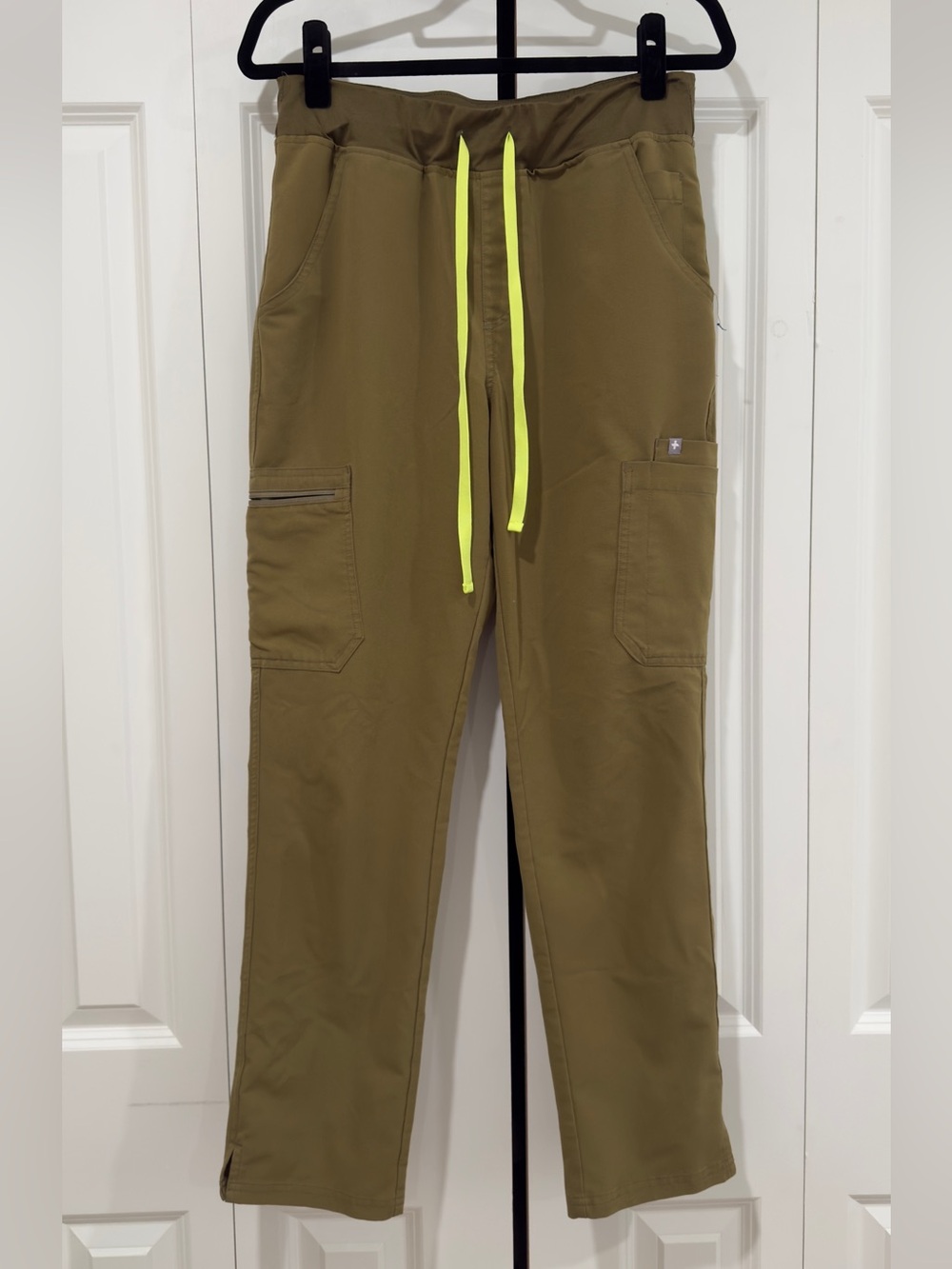 Women’s FIGS Martini Olive Yola HR Scrub Pants